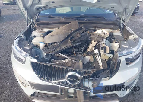 2019 Volvo Xc40 T5 Momentum/T5 R-Design z USA, uszkodzony, nr VIN YV4162XZ1K2019034